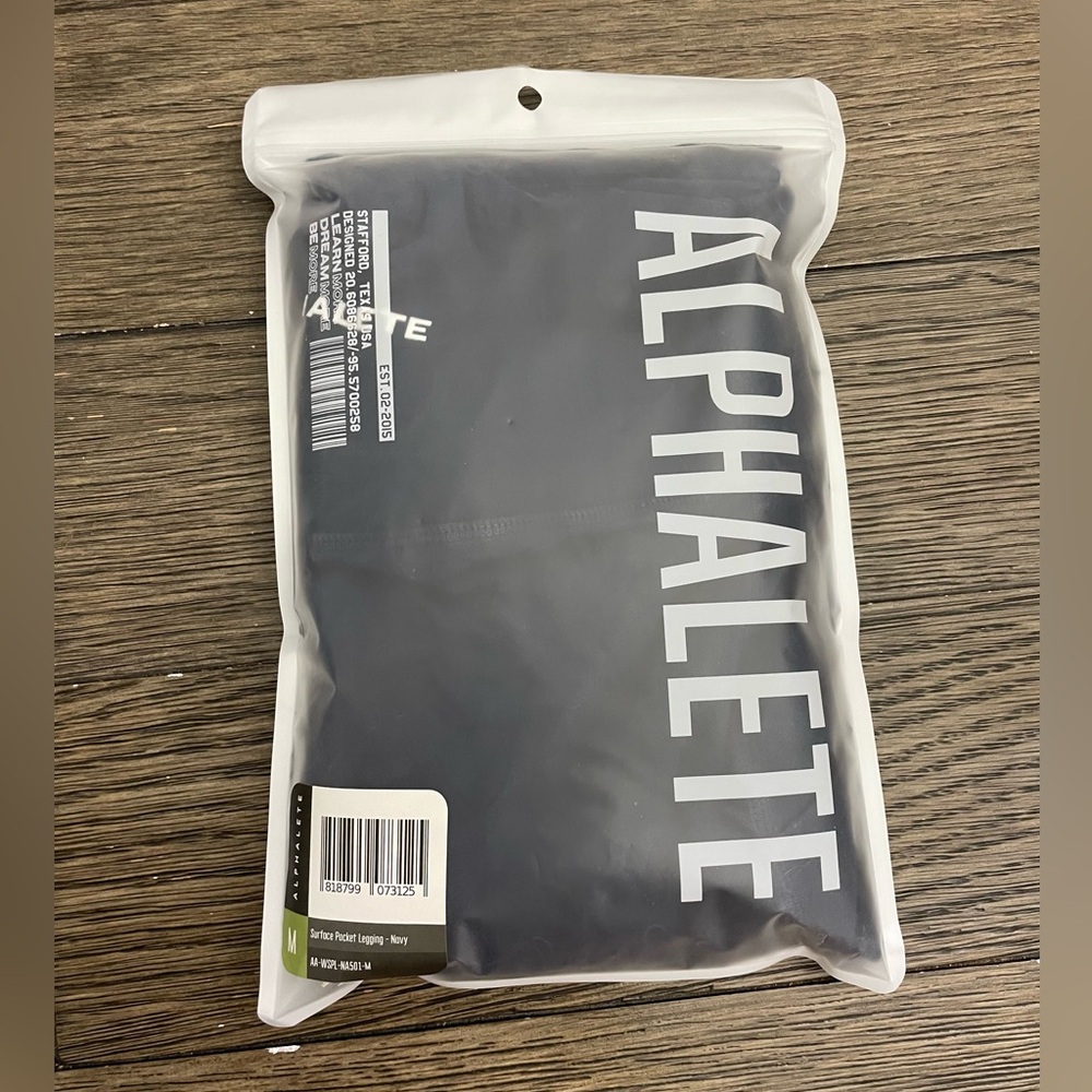 Alphalete Surface Pocket Leggings - Picture 6 of 7